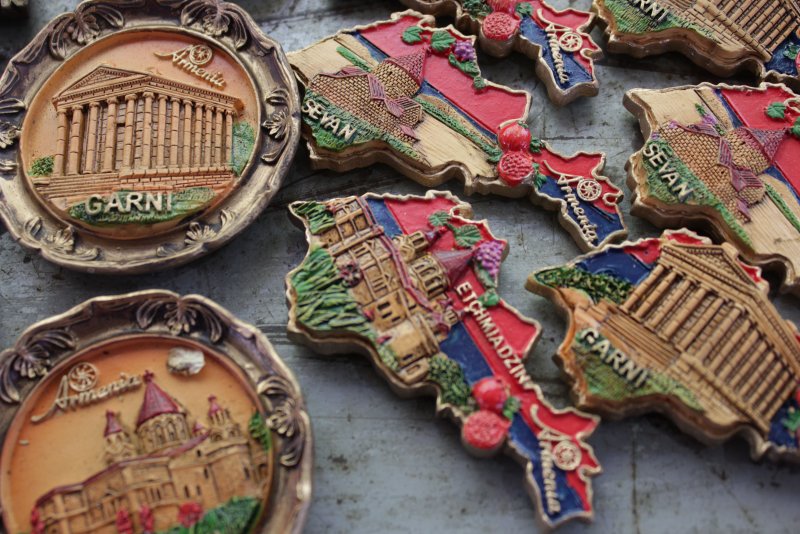 Вернисаж армянский рынок сувениры Армении