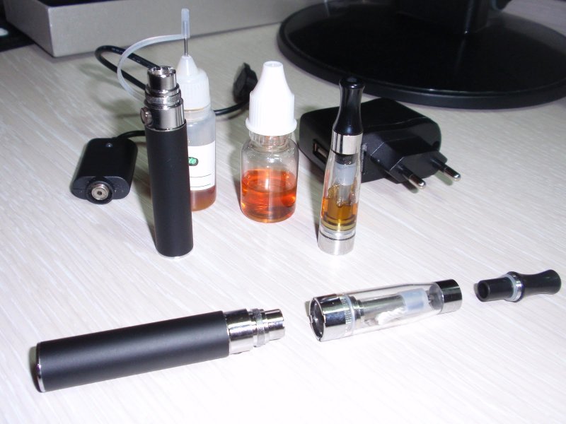 Табачные изделия и электронные сигареты