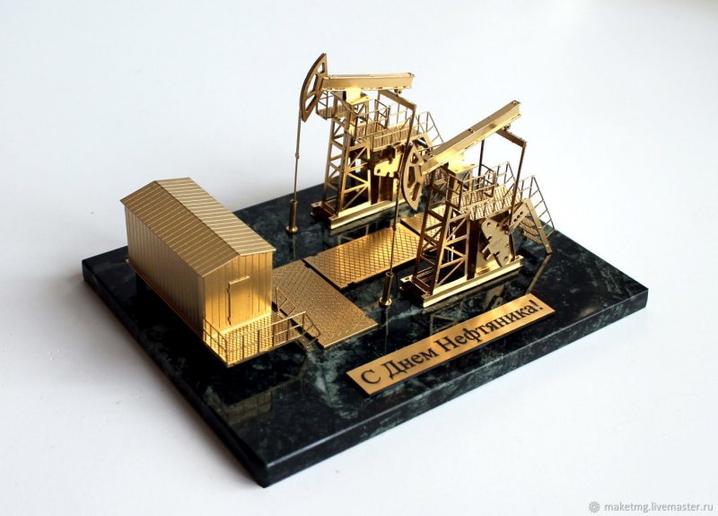 Модель нефтяной вышки