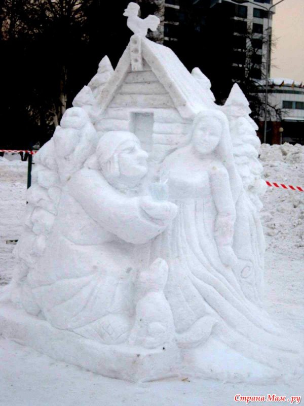 Снегурочка из снега скульптура