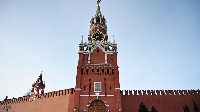 Старые куранты Спасской башни Московского Кремля