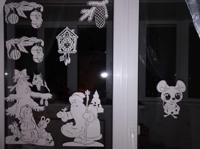 Вытынанка Простоквашино сказка на окне