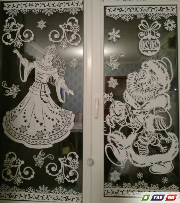 Трафарет Снегурочки на окно