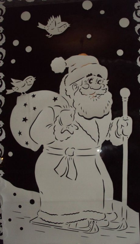 Дед Мороз из бумаги на окно