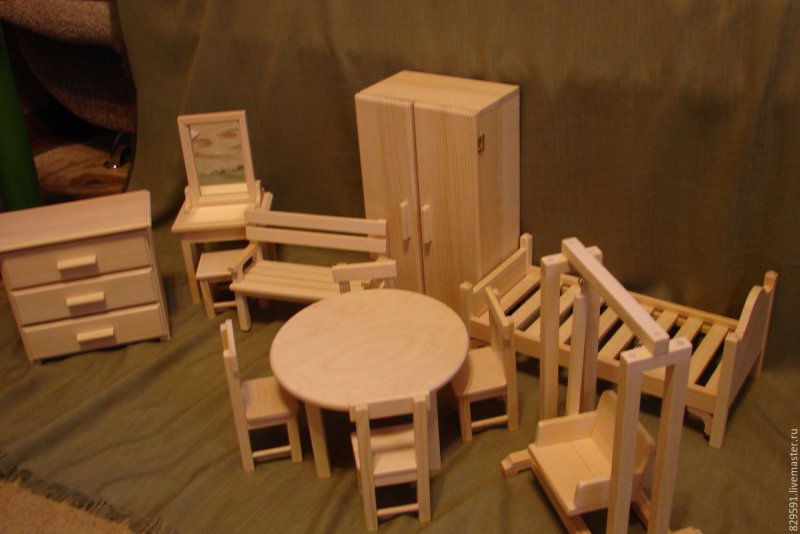 Игрушечная мебель из дерева