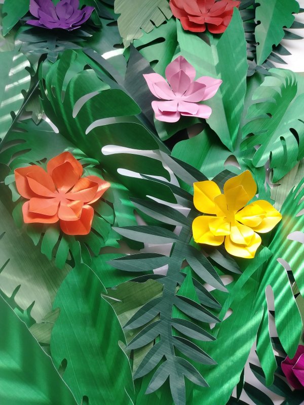 Тропические цветы из изолона