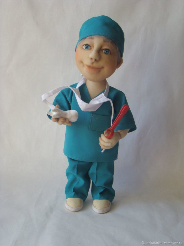 Кукла врач мягкая