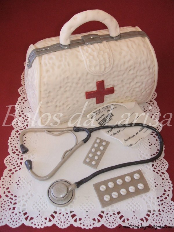 Торт медицинская сумка