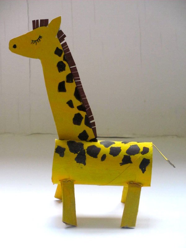 Жираф из картона