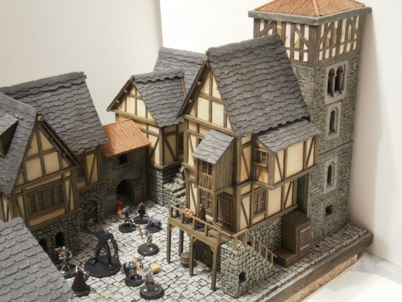 Миниатюрный средневековый домик