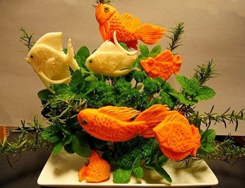 Рыбки из овощей и фруктов