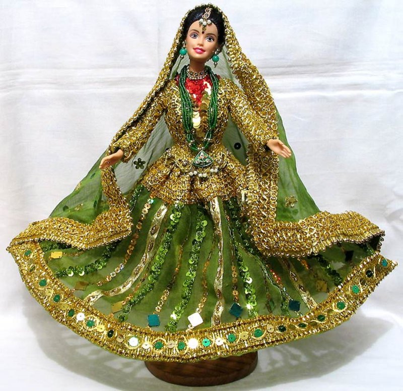 Кукла Барби в индийском костюме