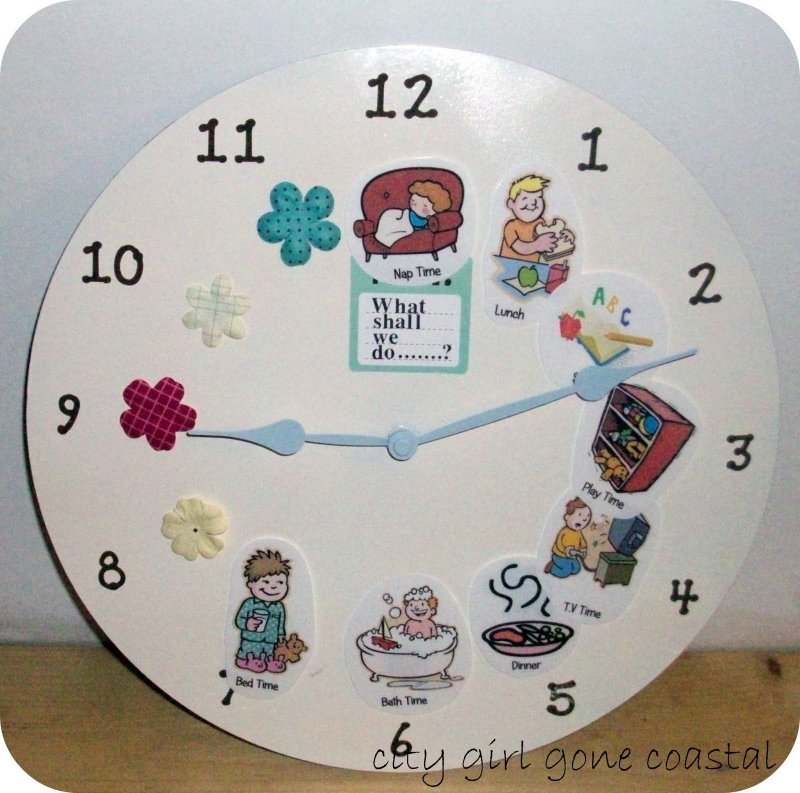 Часы с режимом дня для ребенка