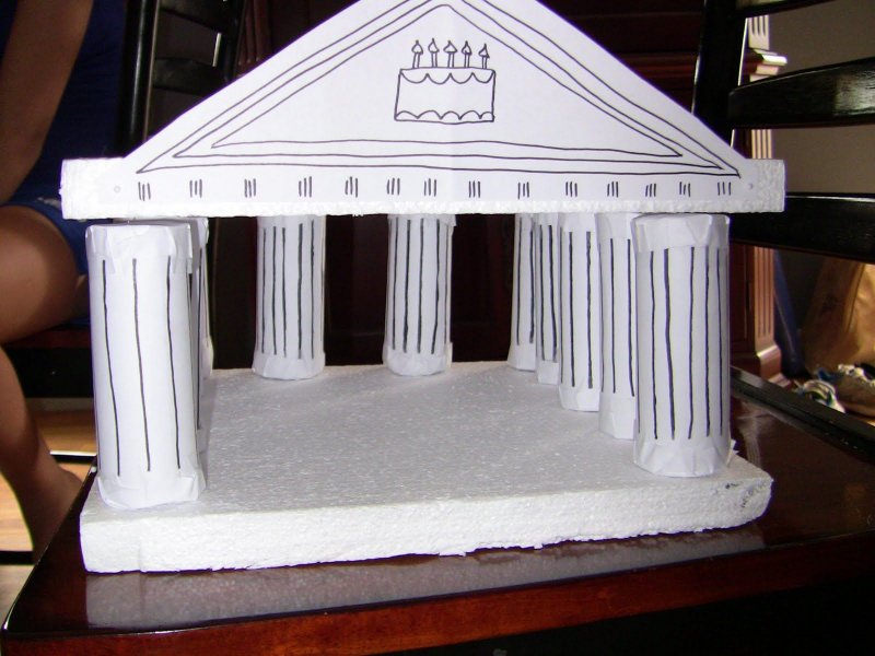 Греческий храм Парфенон из бумаги