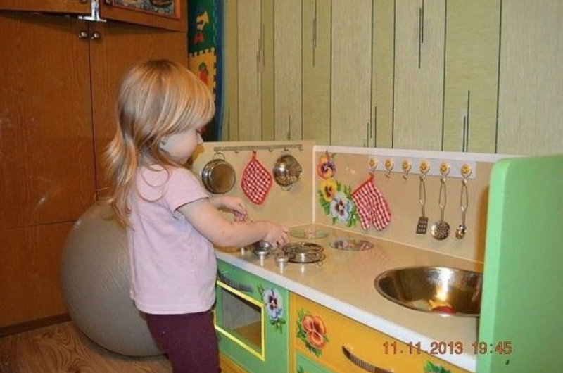 Кухня своими руками для детей в садик