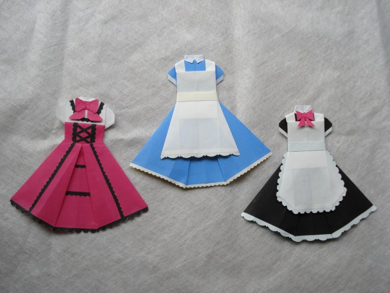 Платье из цветной бумаги
