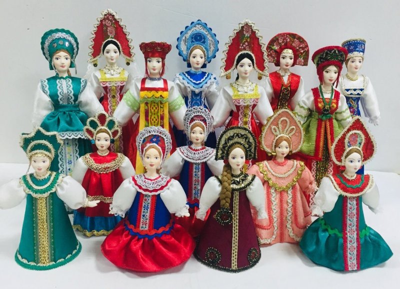 Бумажные куклы в национальных костюмах народов России