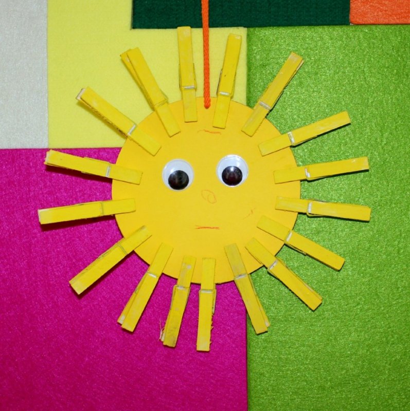 Солнце из цветного картона