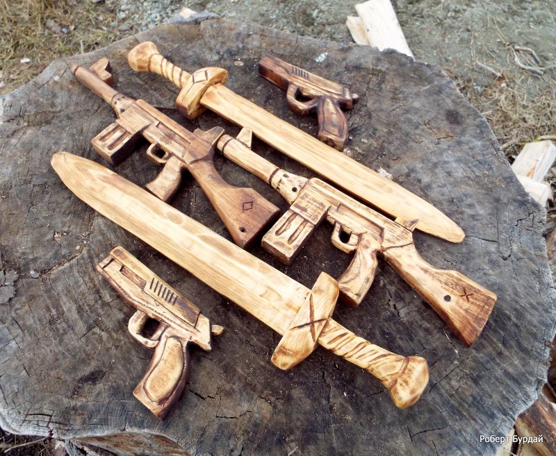 Тяжелое детство деревянные игрушки