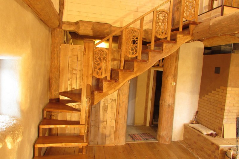 Отделка деревянной лестницы