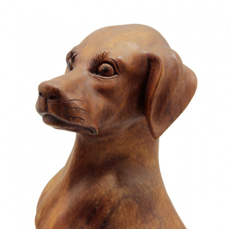Статуэтка собаки из дерева