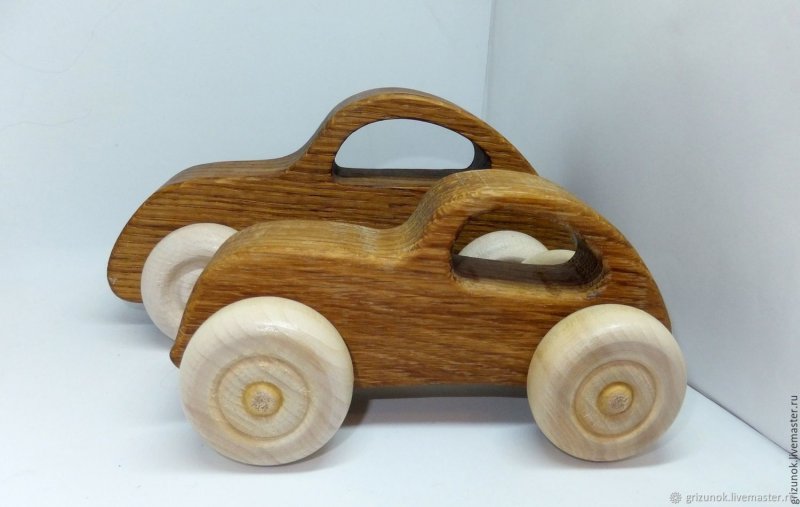 Машинка из дерева