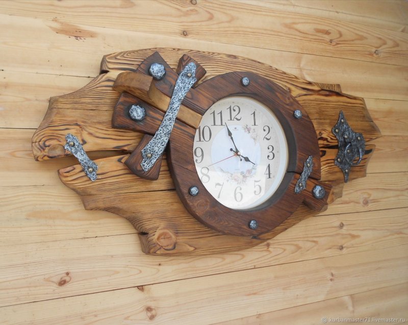 Маятниковые часы Wood Trick