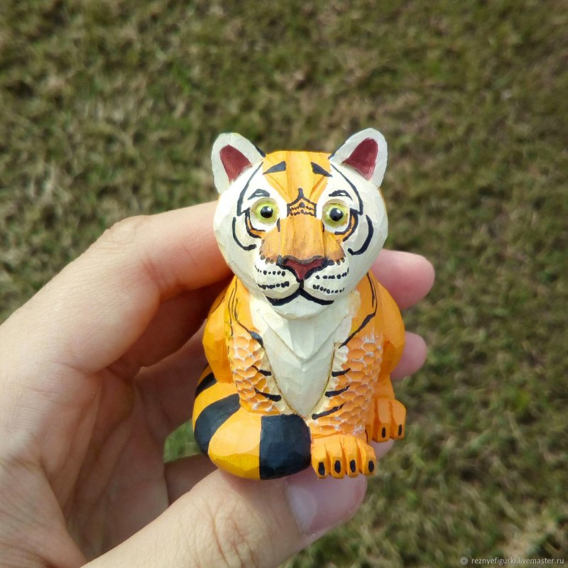 Фигурка тигра