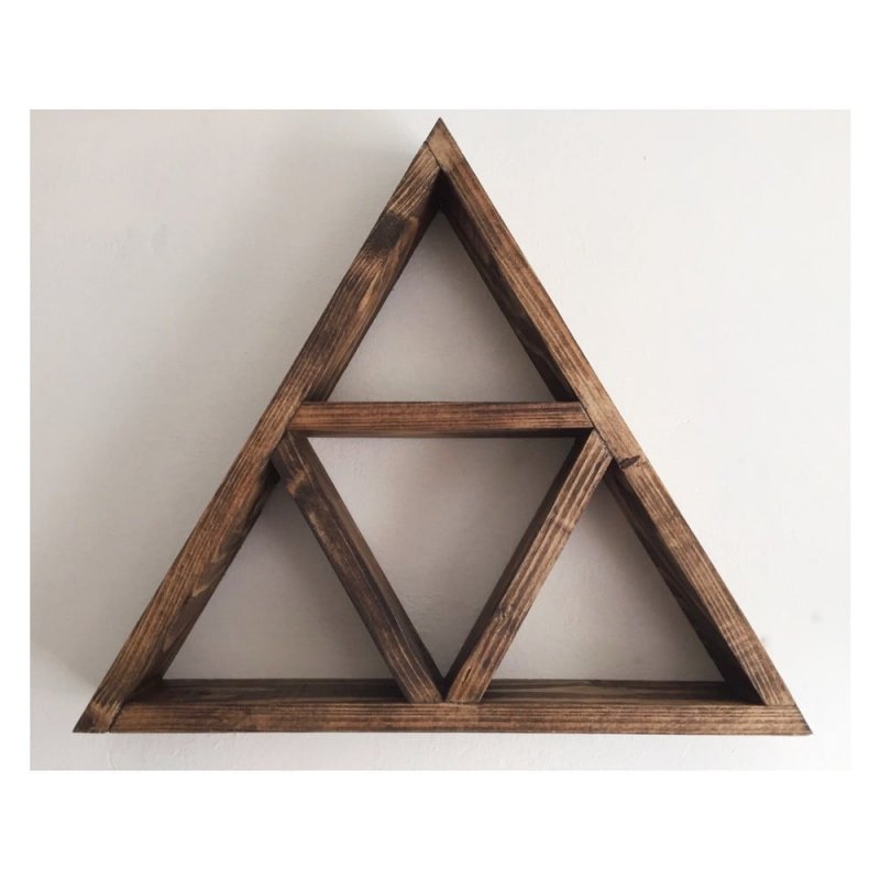 Треугольник из дерева