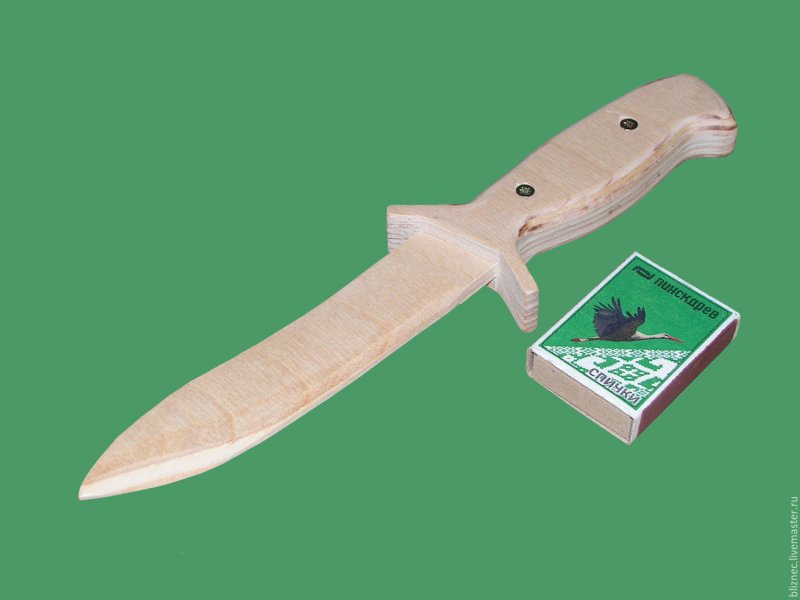 Нож из древесины