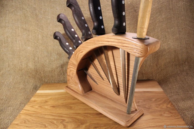 Подставка для ножей из дерева