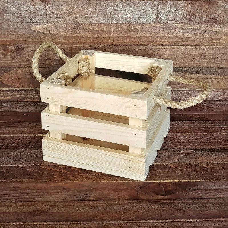 Деревянный ящик декоративный