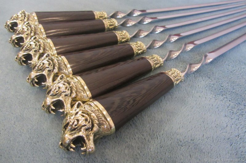 Шампур с деревянной ручкой 770х12х3мм ДС-261
