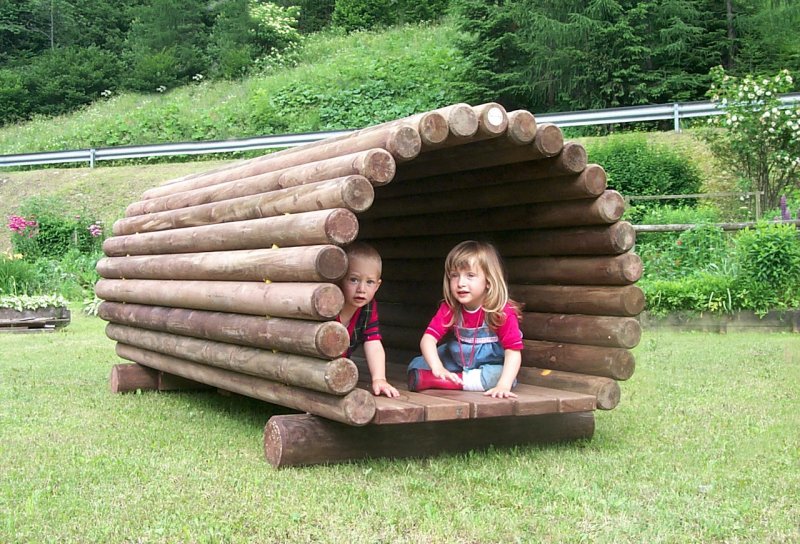 Детские домики из бревна