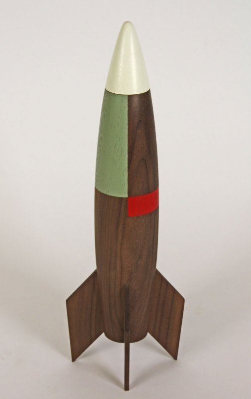 Деревянный макет ракеты