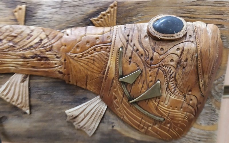 Рыбка из дерева