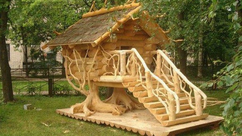 Деревянный домик миниатюра