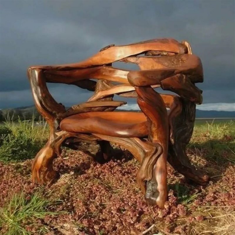 Столик из ствола дерева