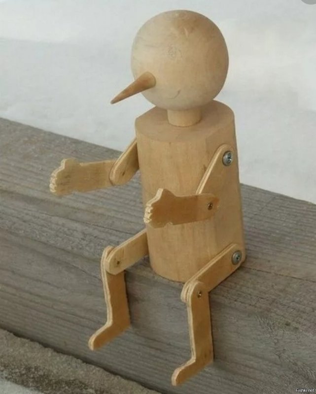 Деревянная кукла Буратино