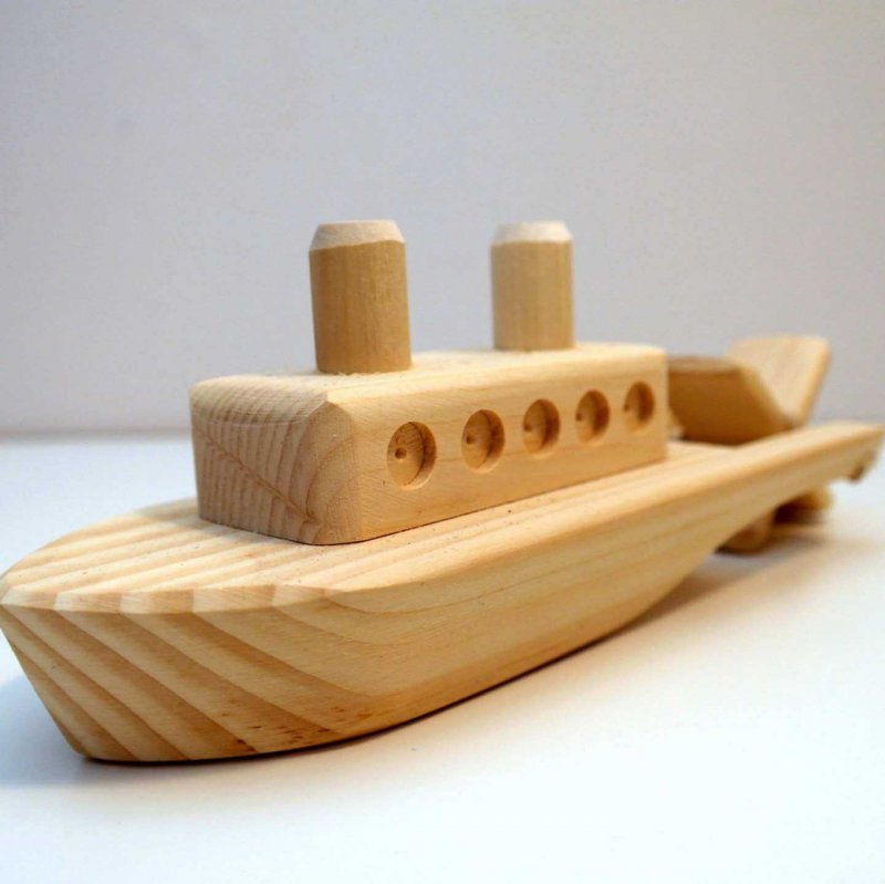 Кораблик из древесины