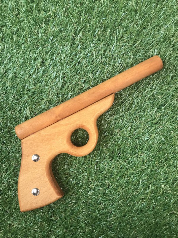Деревянный пистолет