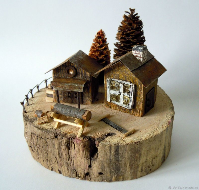 Миниатюрный домик из дерева