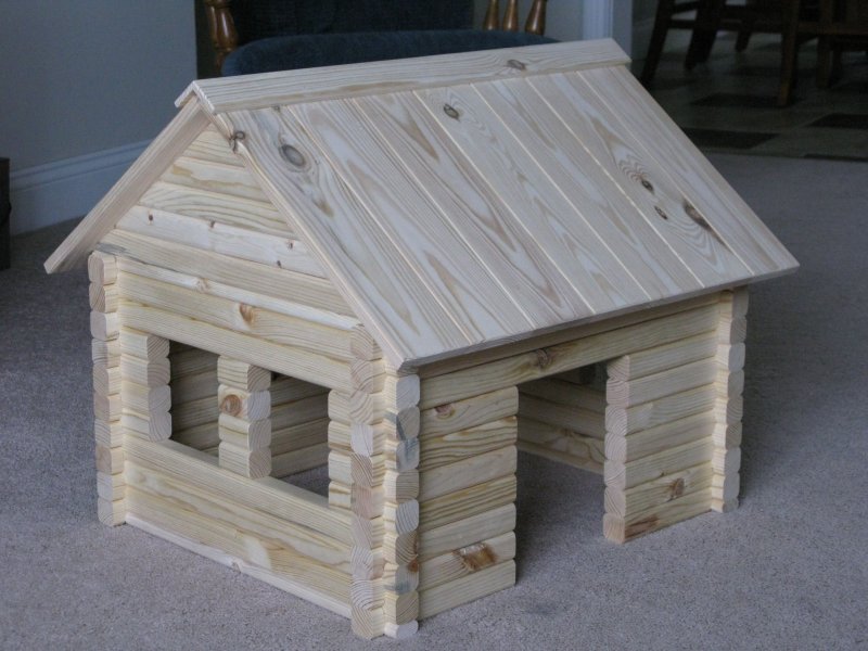 Домик из деревянных палочек