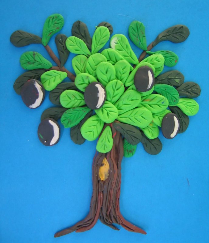 Весеннее дерево в детском саду