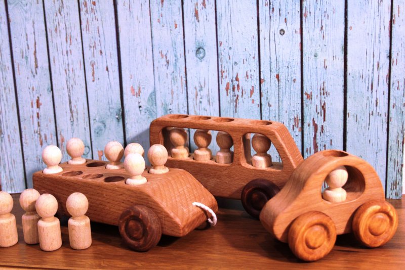 Расписные деревянные игрушки