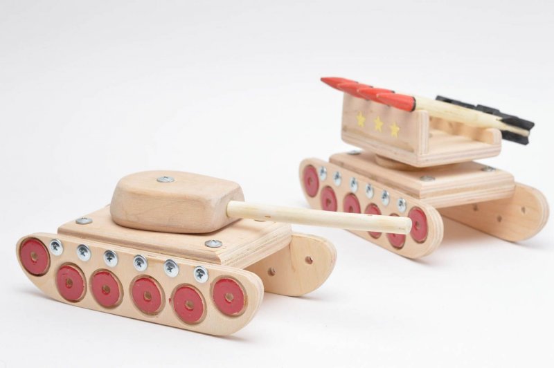 Игрушки из дерева для детей