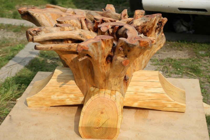 Деревянная тарелка в виде рыбы