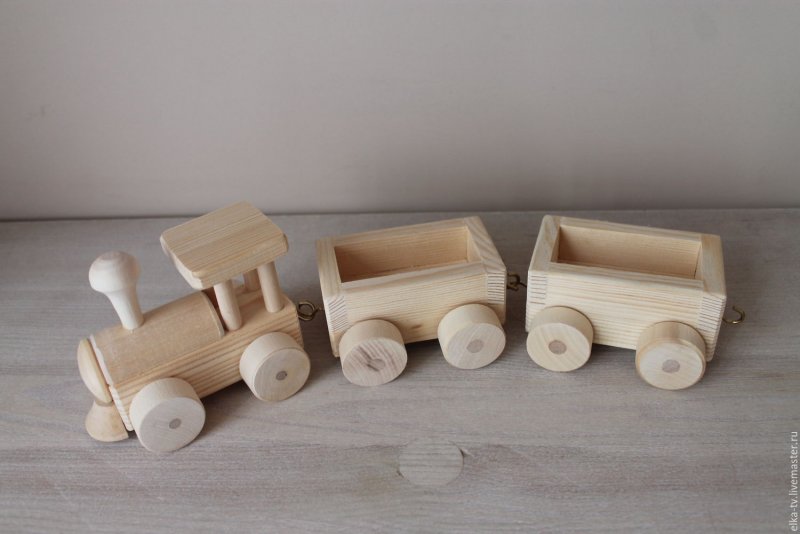 Деревянные поезда игрушки