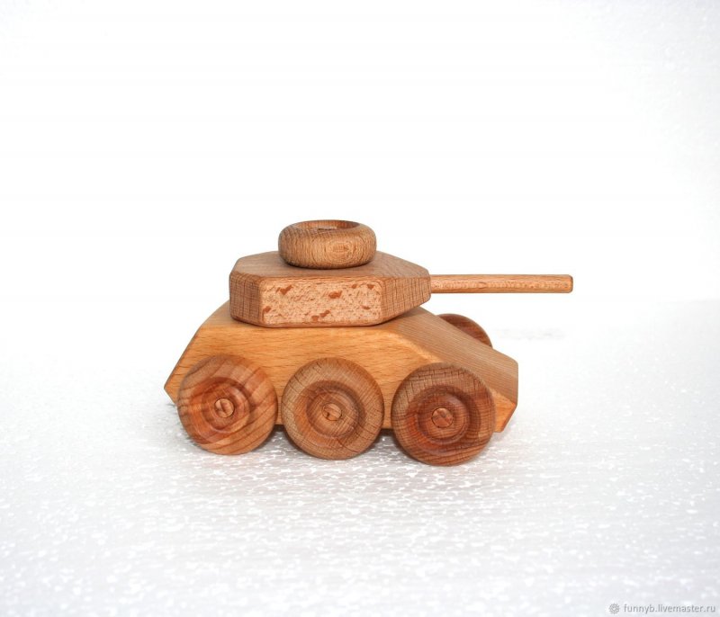 Деревянные игрушки танки