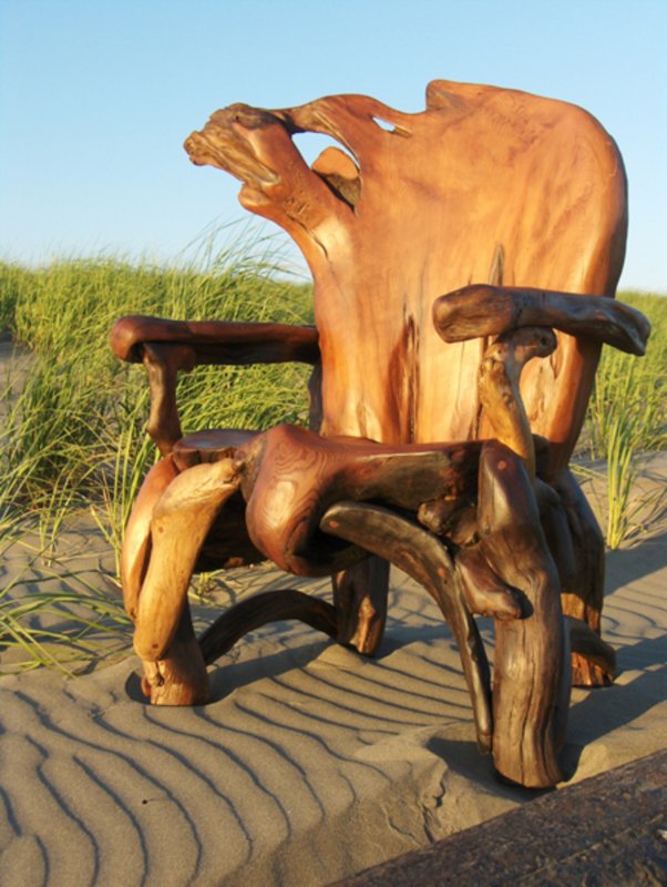 Скульптура деревянных скамеек